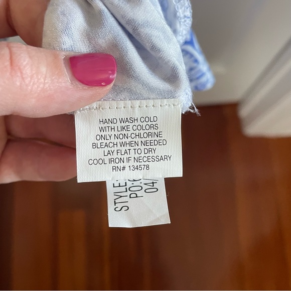 Blue and White Vineyard Vines dress - Picture 6 of 9